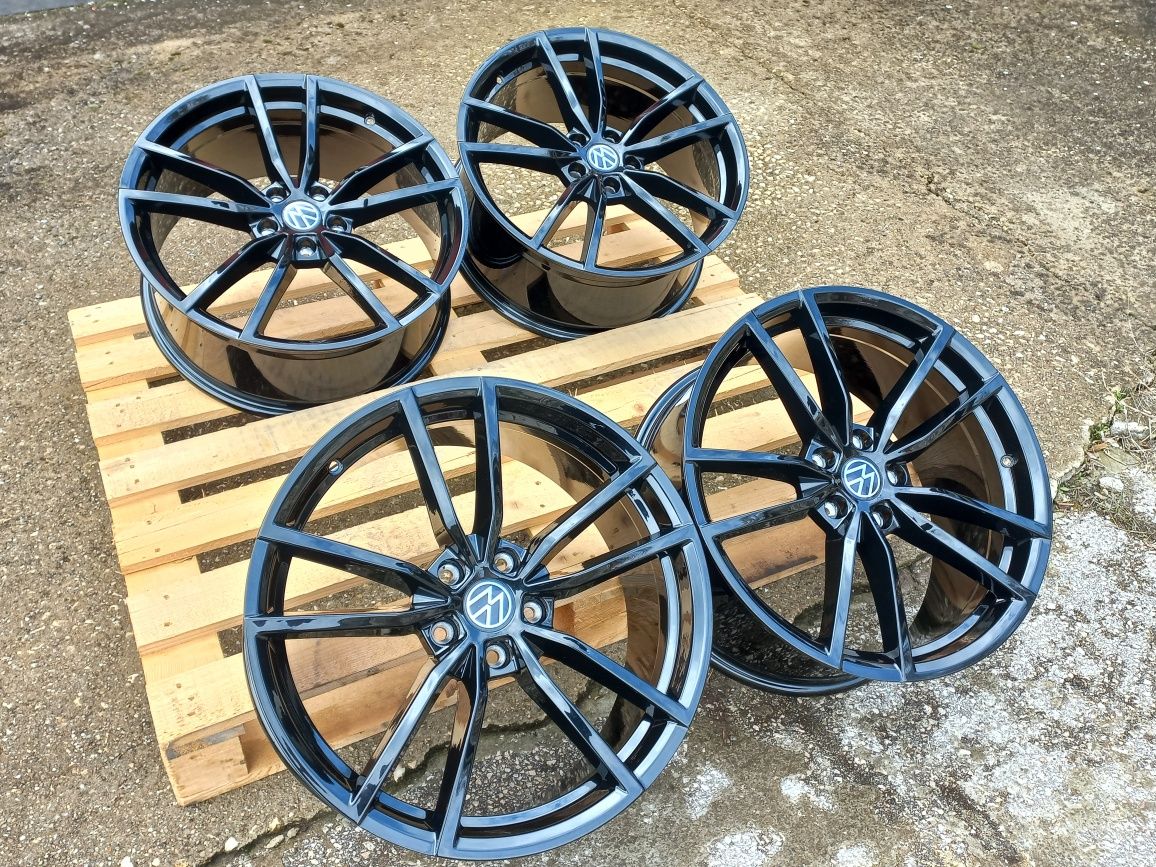 19 Vw Protera 5x112 Golf Passat Jetta  8.5j et44 Piano Black Seat Škod