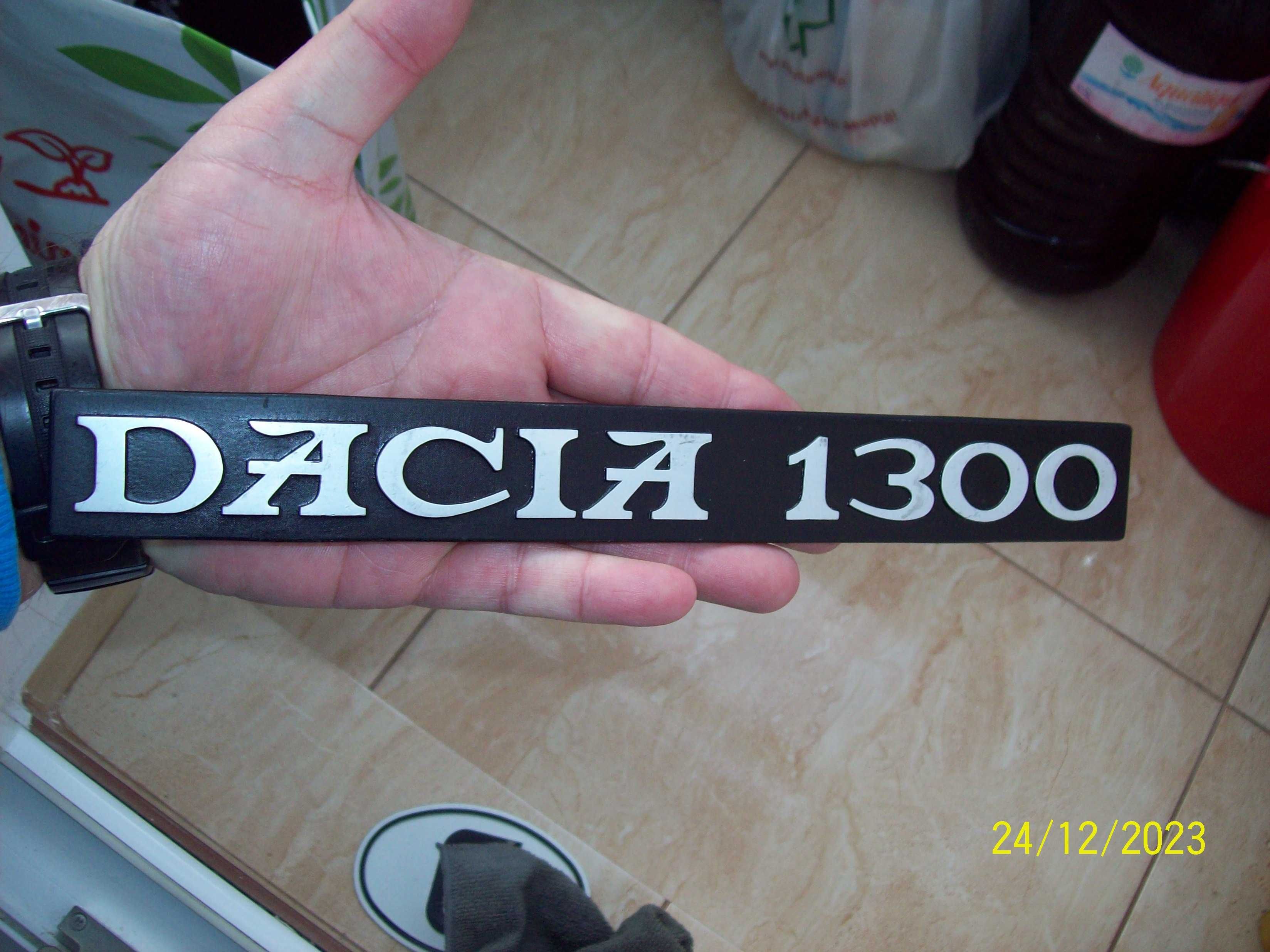 Emblema sigla capota spate auto epoca Dacia 1300 Renault 12