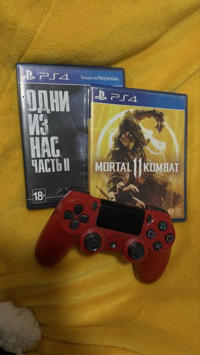 Диски и джойстик на Ps4