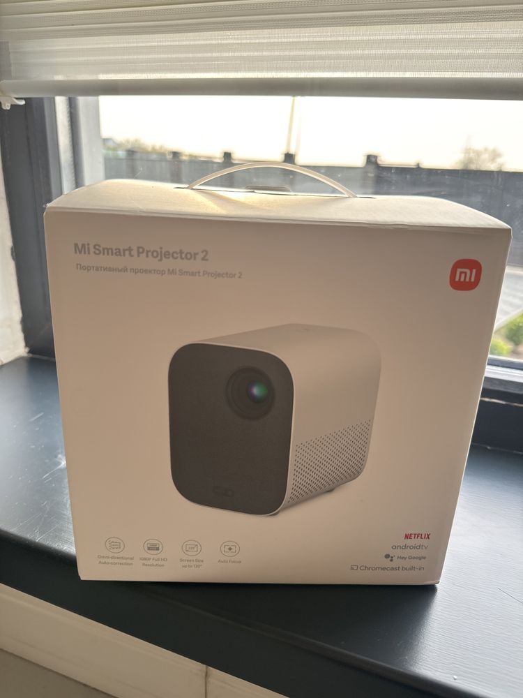 Продам новый Проектор Xiaomi Mi smart projector 2