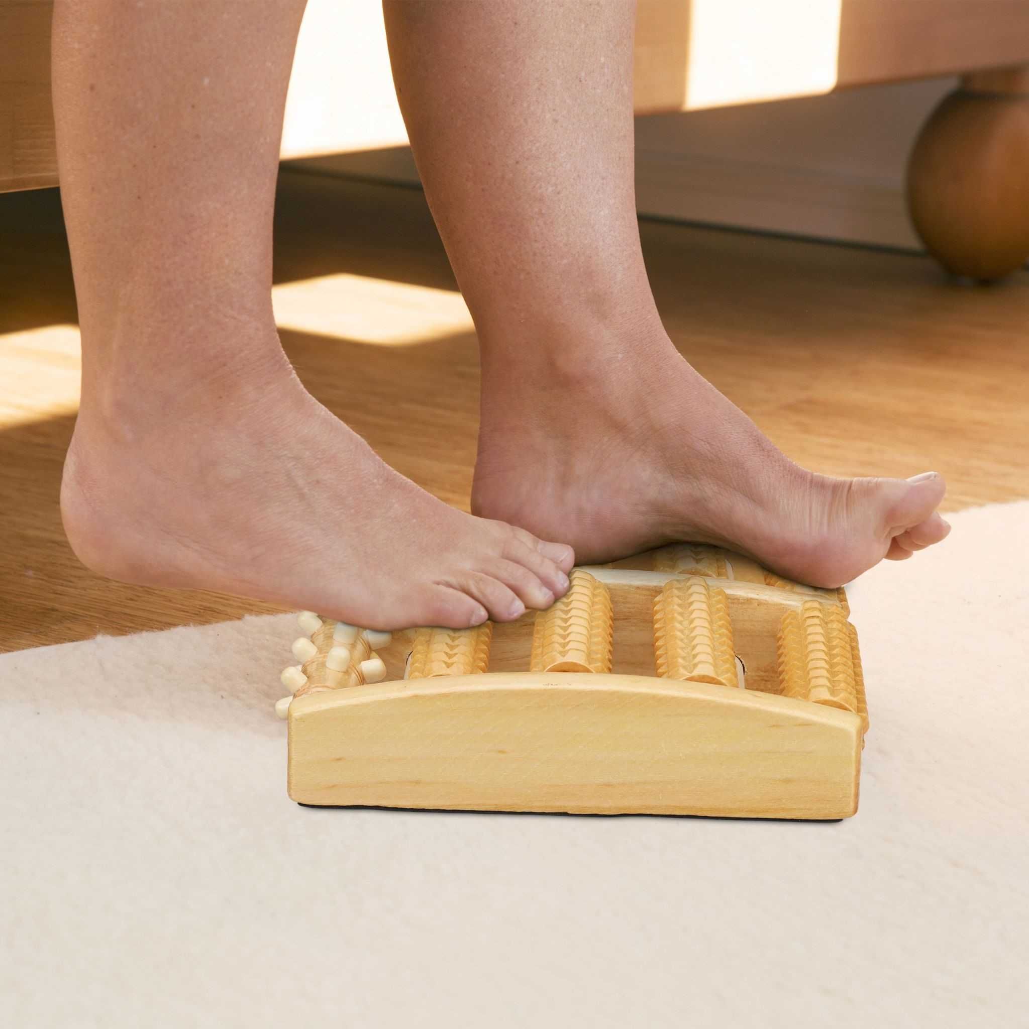 Rola masaj reflexoterapie si relaxare pentru picioare, cu noduli
