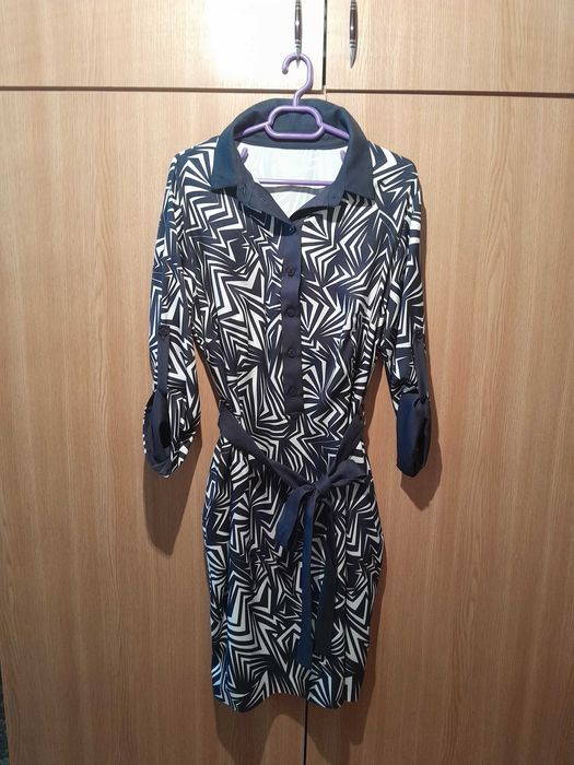 Rochie casual, midi cu mânecă ajustabilă, nasturi și cordon