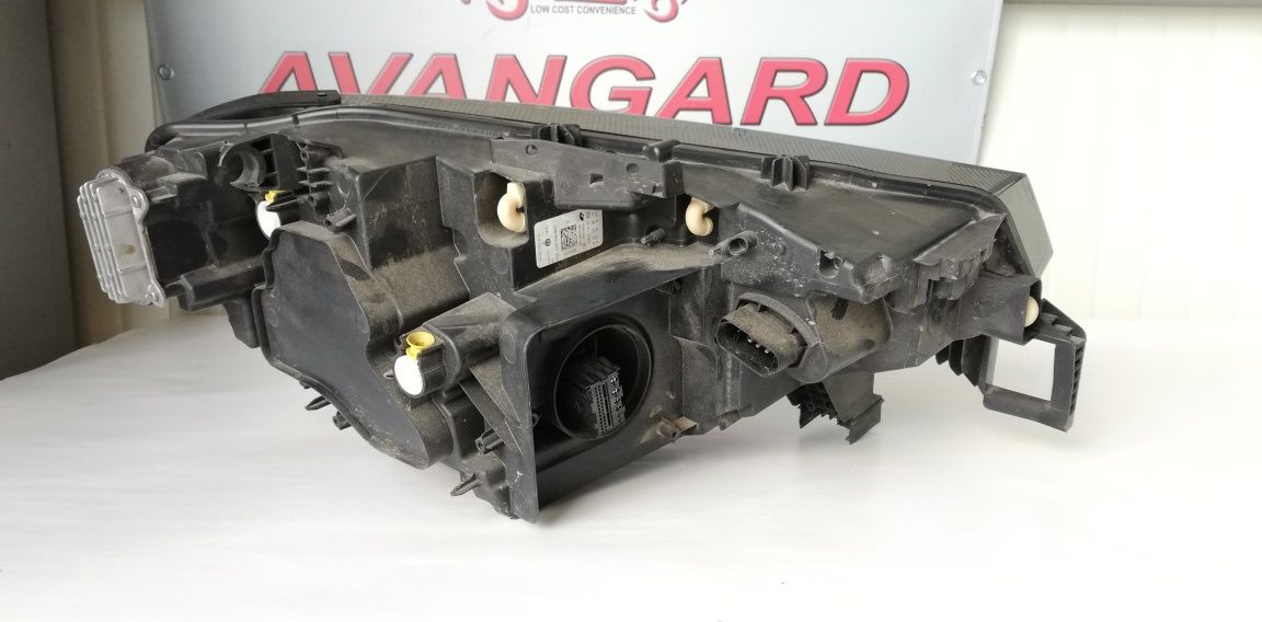3 броя ляв фар VW ID4 2020-