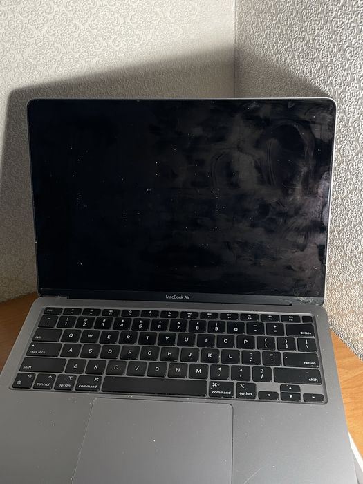 Продам Мак бук М1 2020