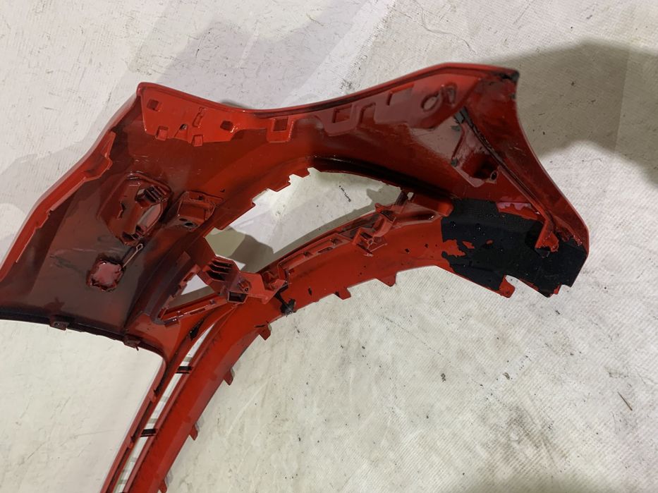 Bara fata Audi A3, Hatchback, 2013, 2014, 2015, 2016, cod origine OE 8V3807437, cu gauri pentru spalatori faruri.