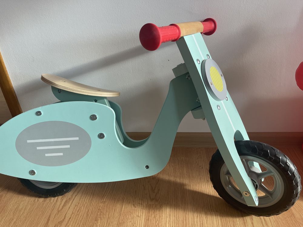 scooter/bicicleta din lemn