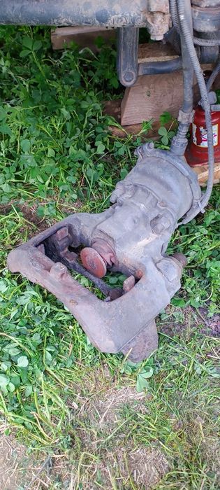 Etrier frânare stânga