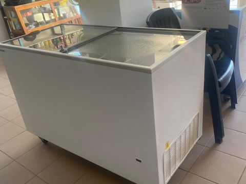 Lada frigorifica comerciala
