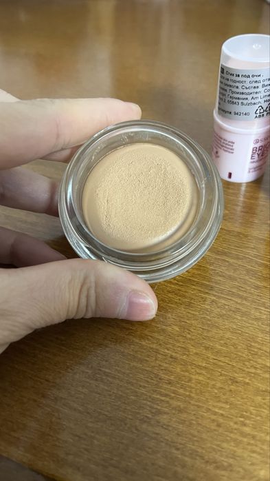 Дамска козметика/ хайлайтър