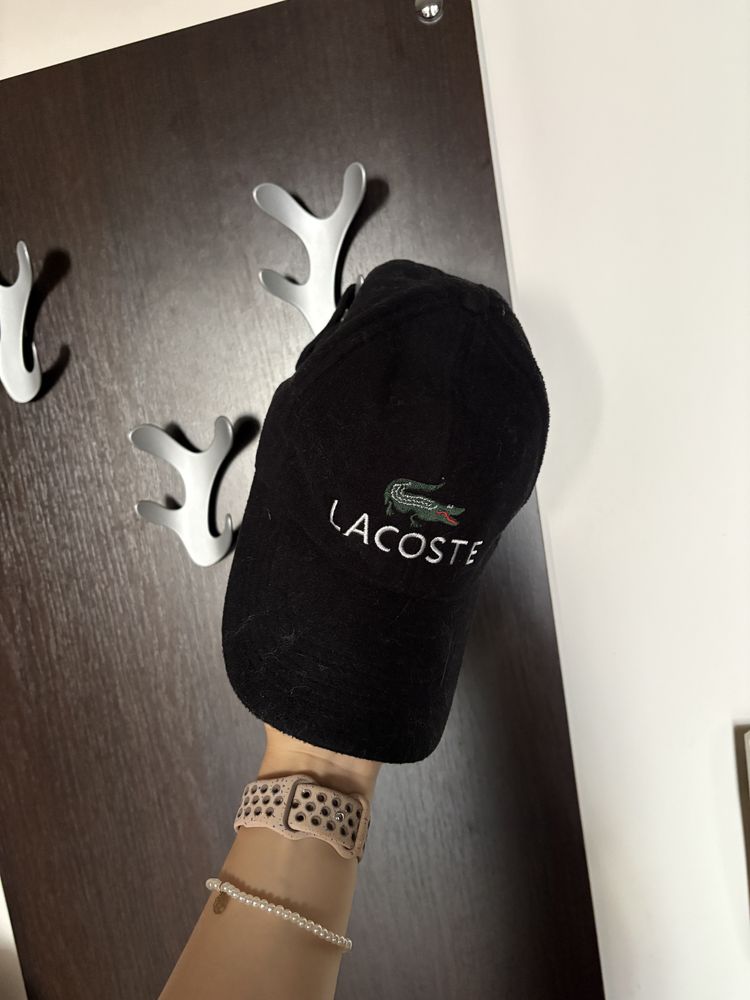 Черна Шапка Lacoste