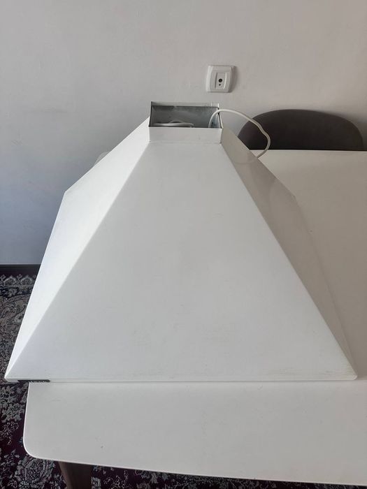 Продам Вытяжку не исптльзованная