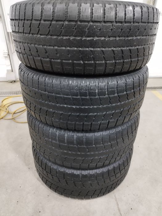 285/60 R18 Toyo комплект зимних шин