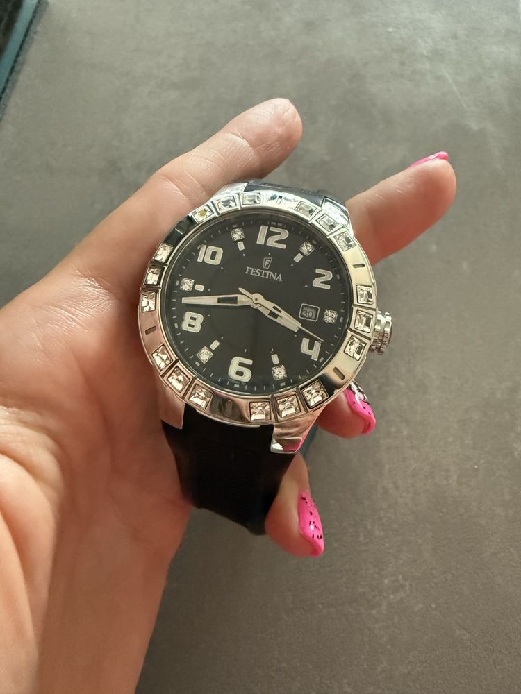 Часовник Festina