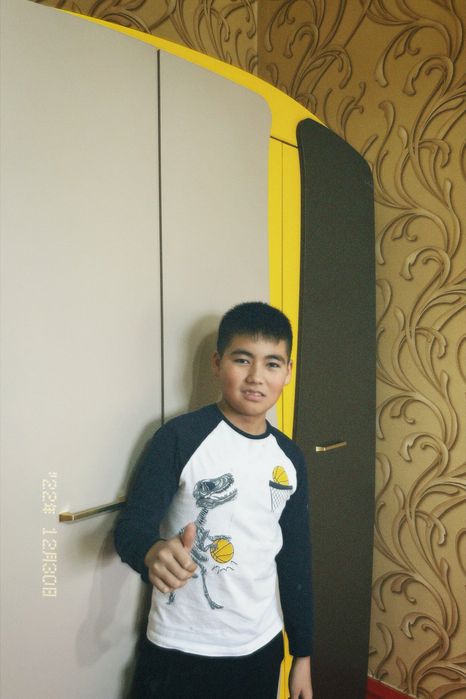 Шкаф комлект сатылады, диван и шкаф