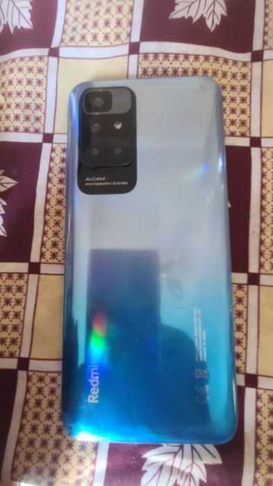 Redmi 10 holati ideal karobka dakmet bor manzil uzun hokimyat