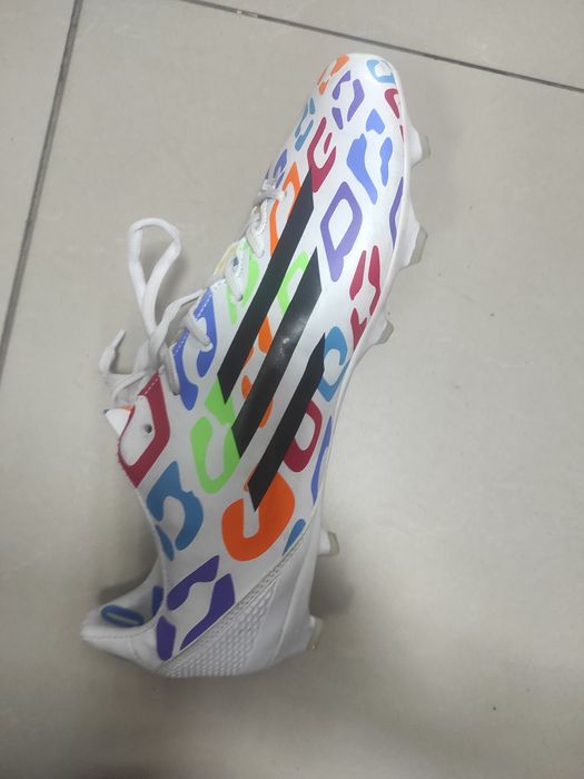 Бутсы продам новые размер 43