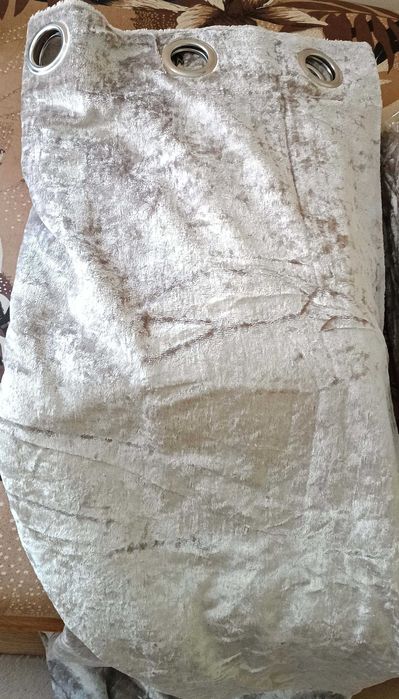 Продавам нови завеси, цвят шампанско