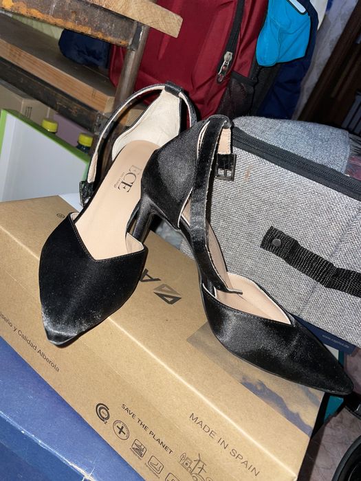 Продам новые туфли