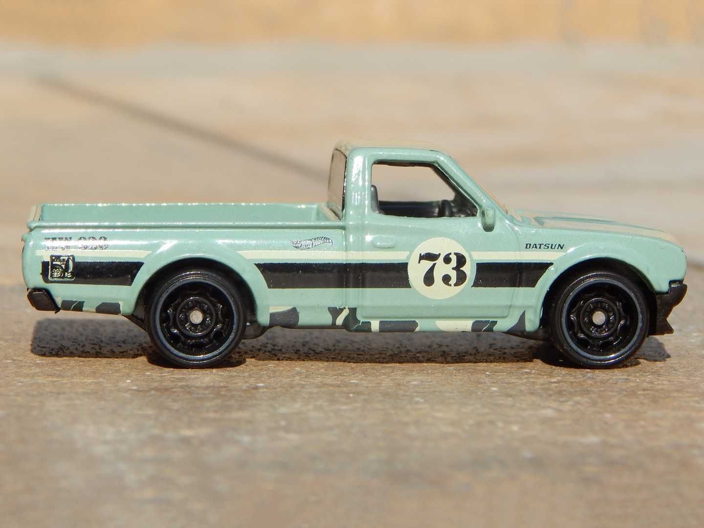 Macheta camioneta pickup Datsun 620 HW-620 Hot Wheels scara 1:64