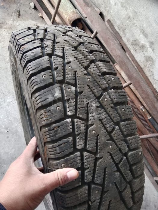 Продам шины зимние почти новая.