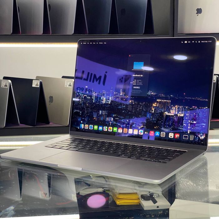 Macbook Air M2 15dyum / 8 / 256 / 31-100%
