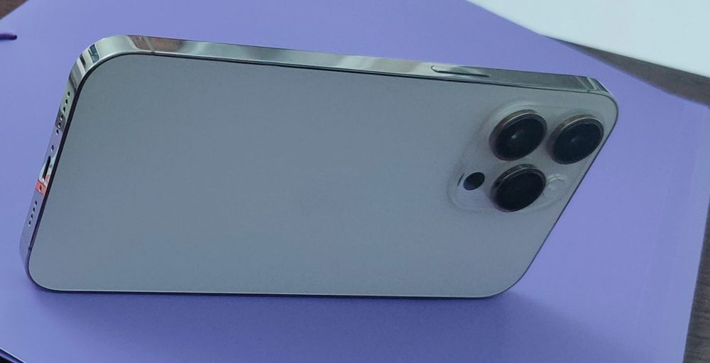 iPhone 14 Pro max Golden 128 GB.  2700 Lei