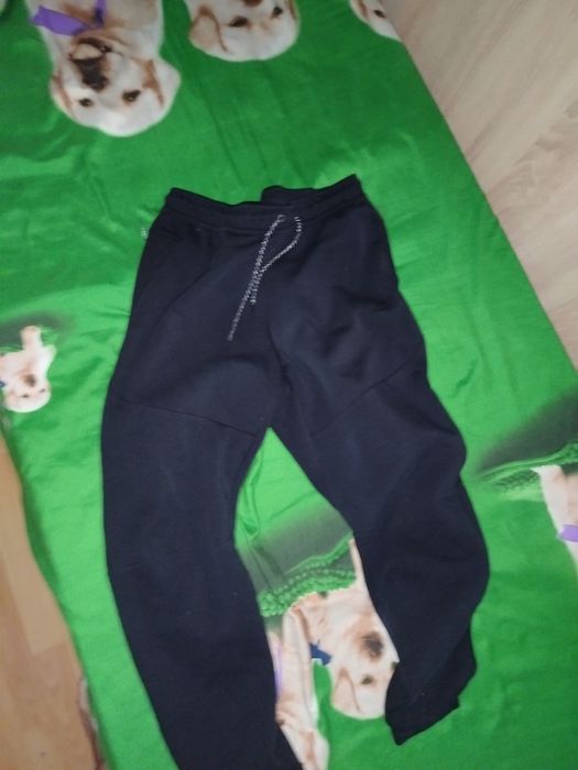 Vând pantaloni Nike Tech originali Mărimea L