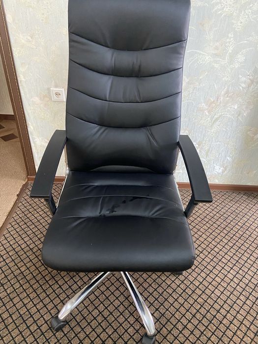 Продам кресло новое кожанное