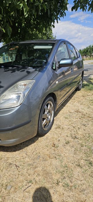 Toyota prius gen2