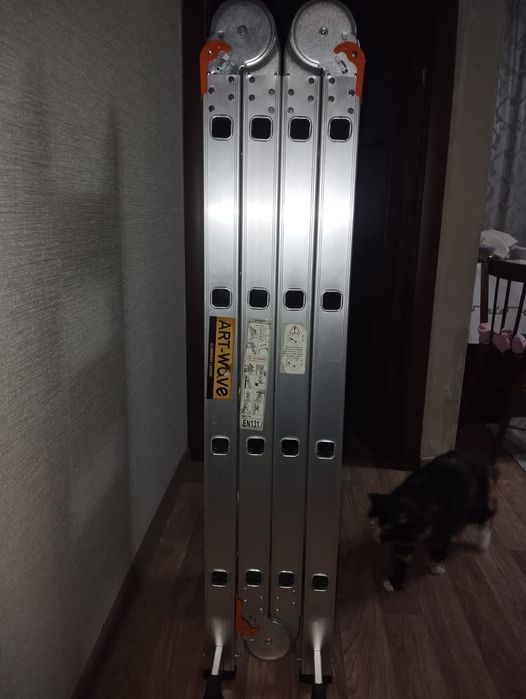 Продам новую лестницу раскладную стремянку  4,5 метровую