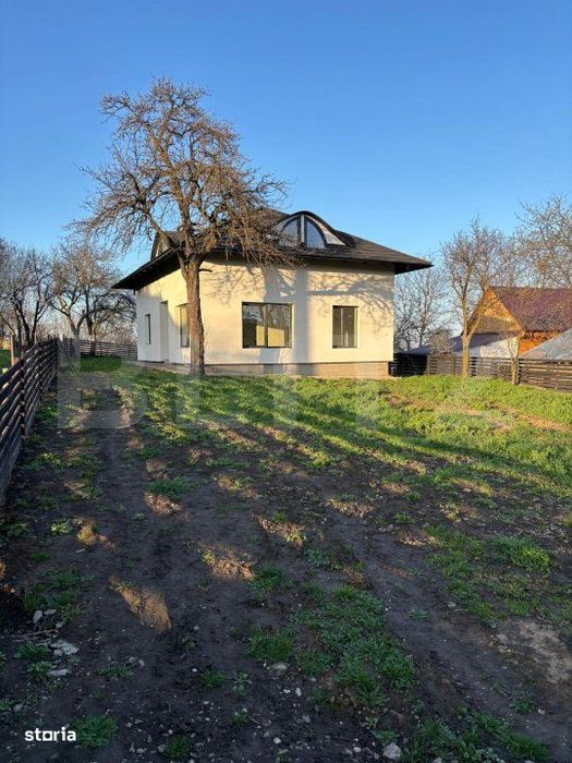 Casa cu 6 camere, 160 mp, si teren generos de 900 mp, zona Ciprian Por