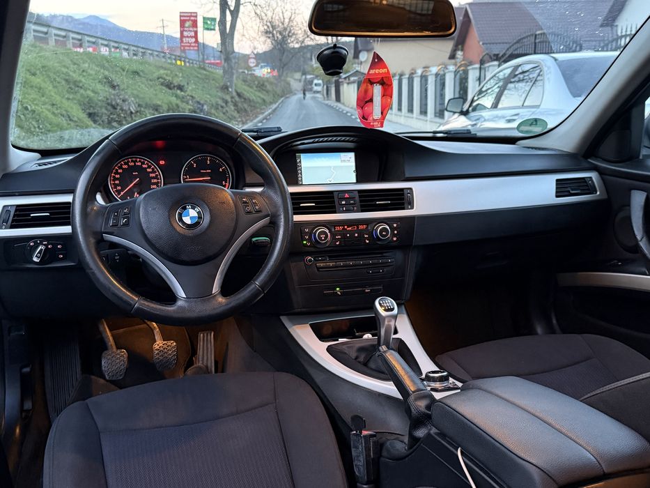 Bmw Series 3 Facelift/Panorama/Full Led/Navi/Klima/2012