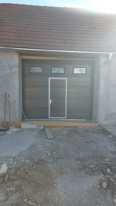 Usi de garaj producător
