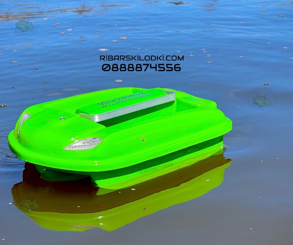 Лодка за захранка COBRA с 3 години гаранция