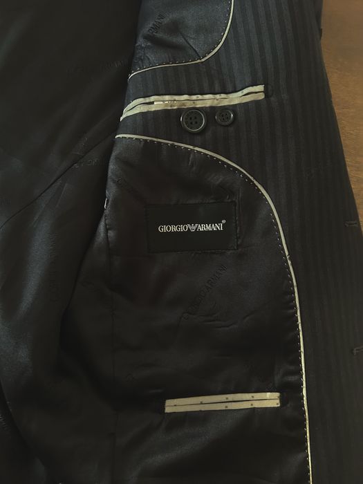 Costum barbatesc Giorgio Armani marimea 54