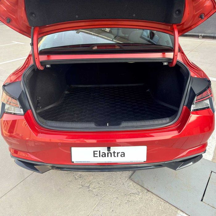 Продаётся Elantra Luxe 2.0л 2021