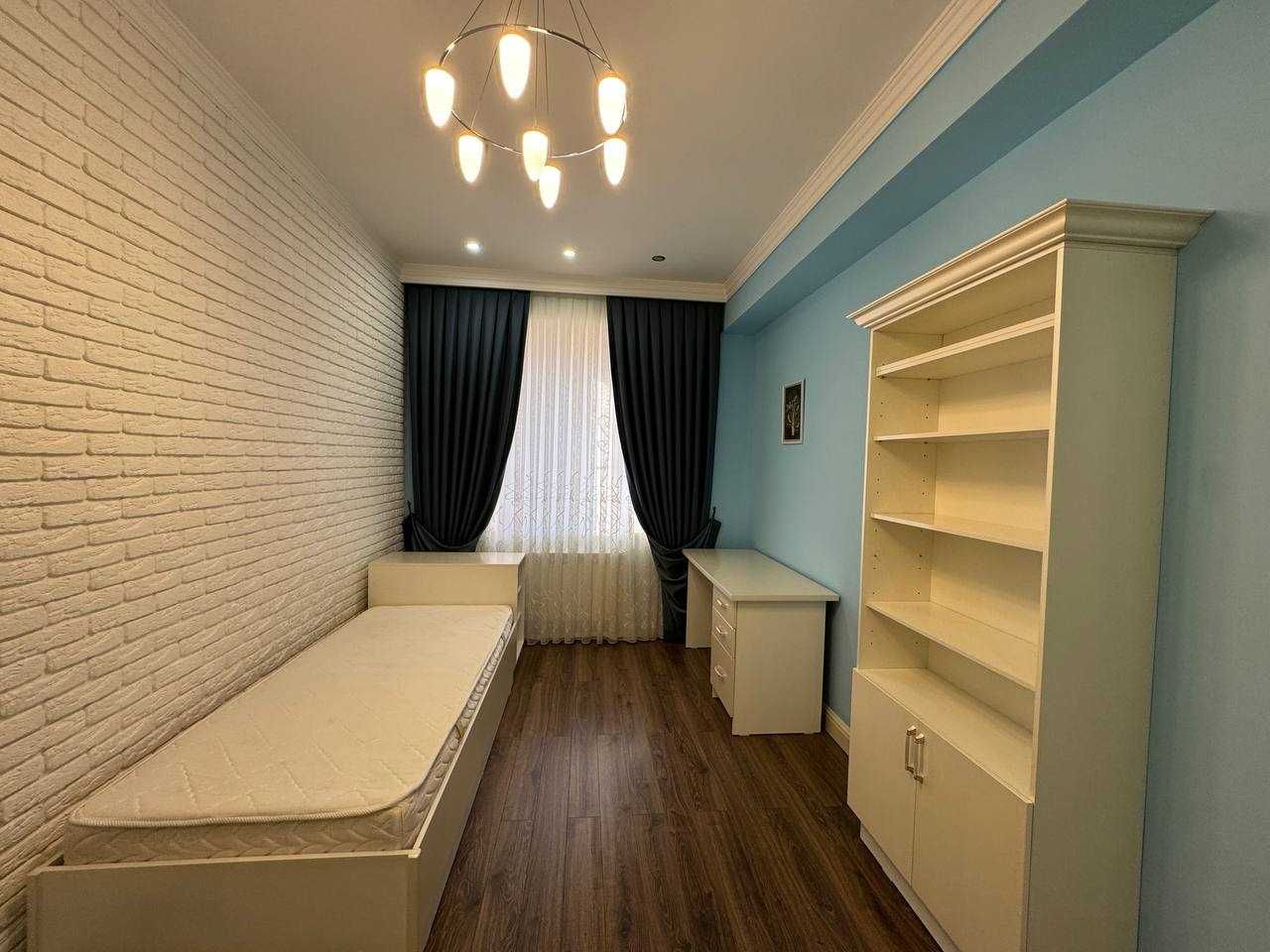 ул. С.Азимова: п-во Японии: Ц-1 | Новостройка 4 комнат: 160 м²