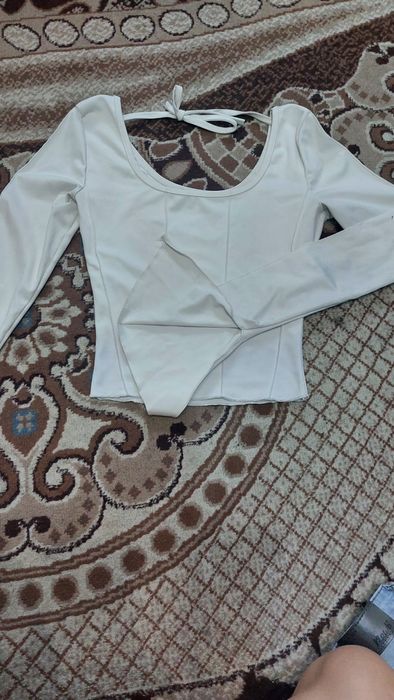 ПРОДАМ топы,платья,парашюты и джинсы(Дешево)