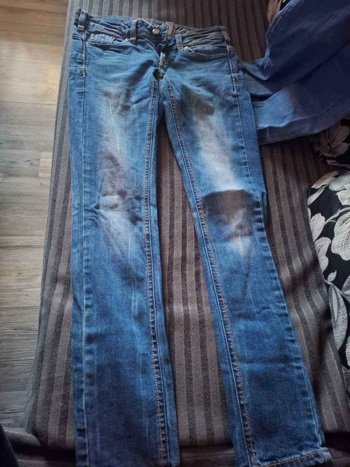 Продавам 3бр дънки.  Mango,Denim и Bershka.
