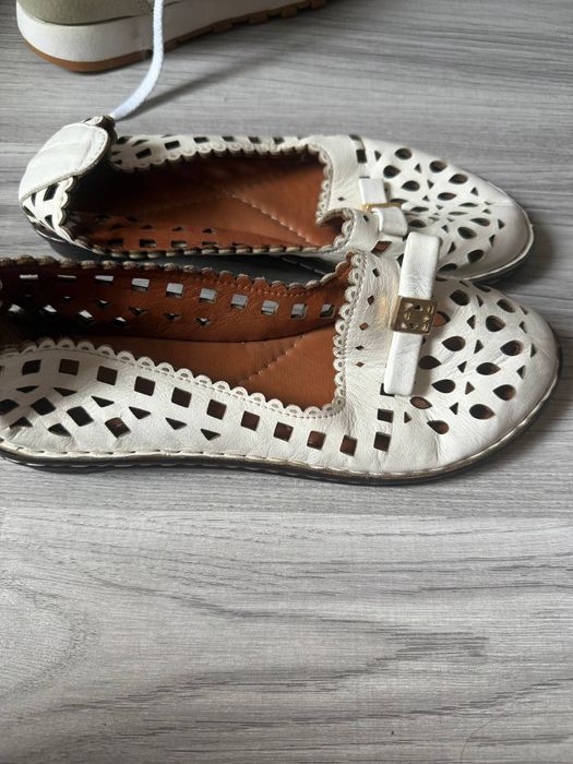 Продам новые кожаные мокасины