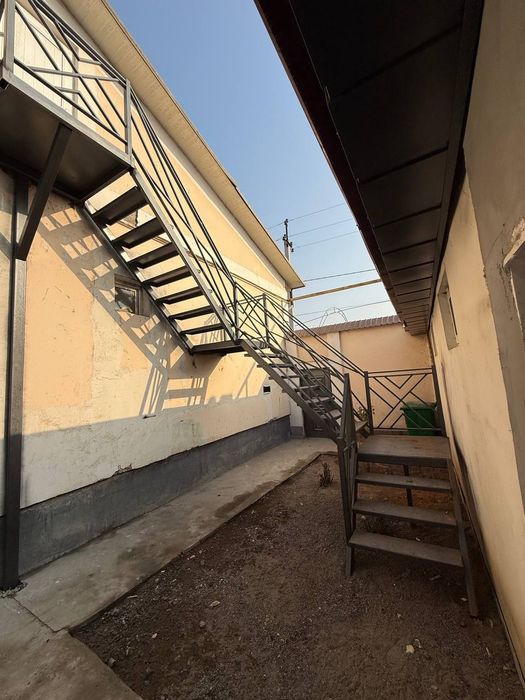 Temir zinalar, panjara, perilla, leksan va profnastildan  naveslar