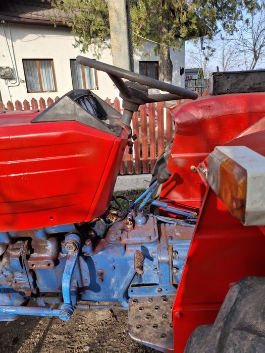 Tractoras u445 romanesc