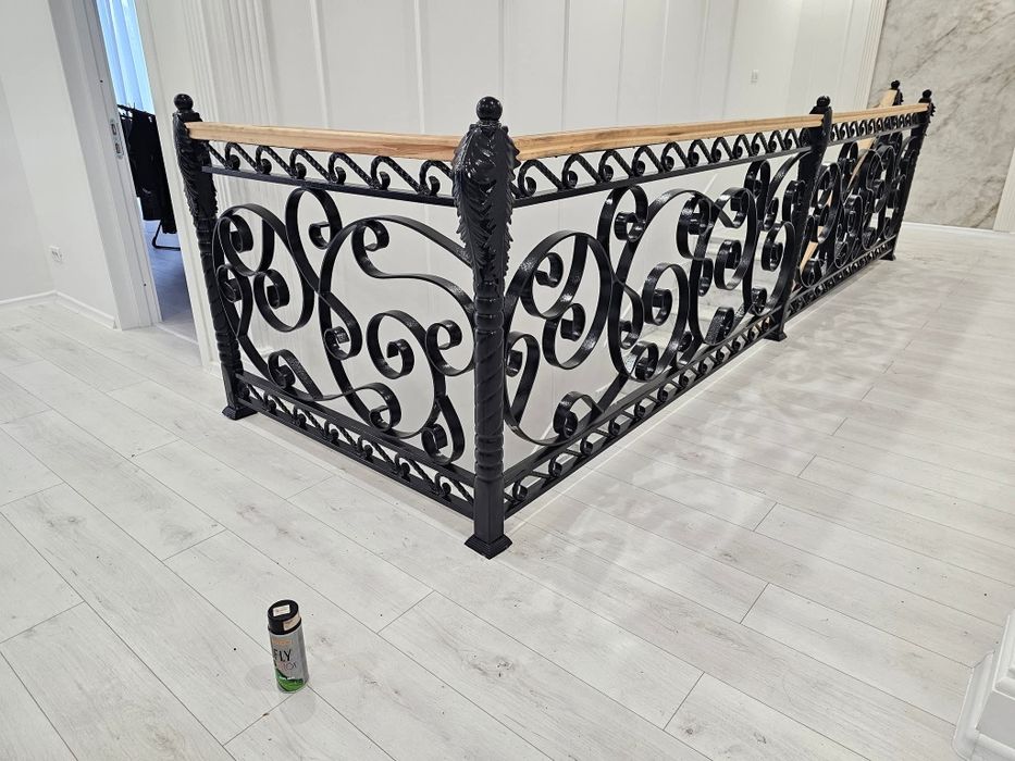 vând balustrad balcone diferite modele sau din fier forjat sau tabla