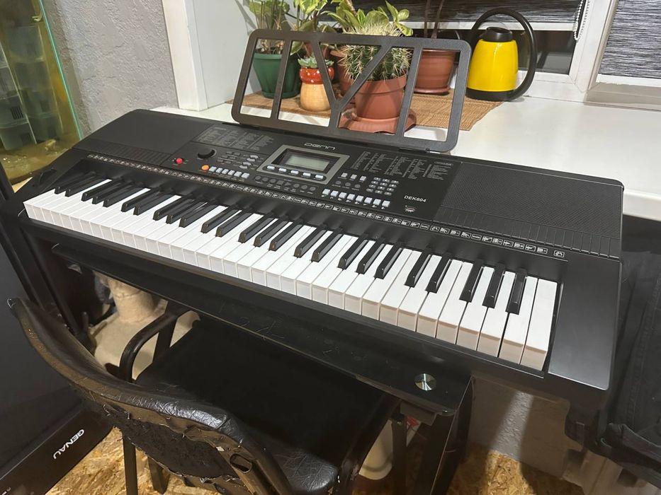 Синтезатор DENN DEK604