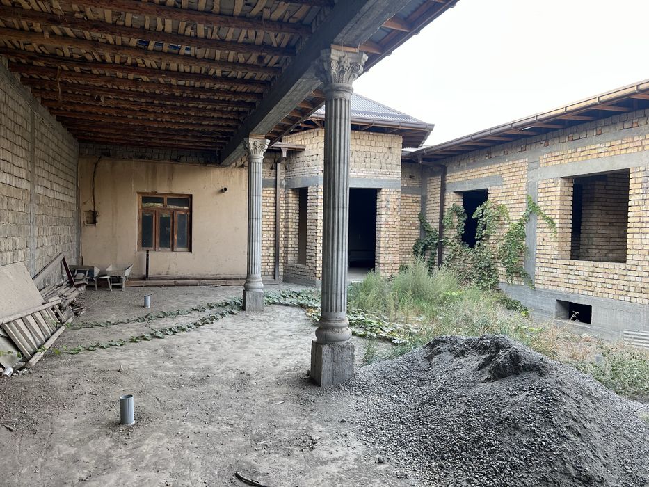 Srochna sotiladi hovli