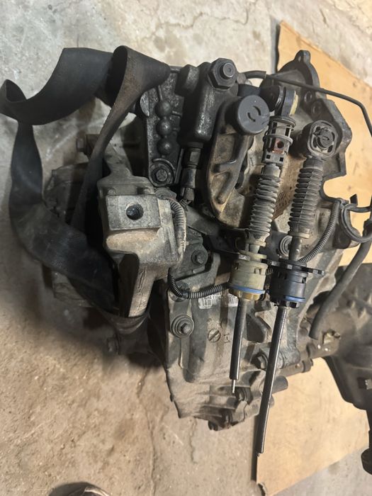 Скоростна кутия волво с40 в50 2.5 petrol 6 скорости Volvo v50 s40 m66