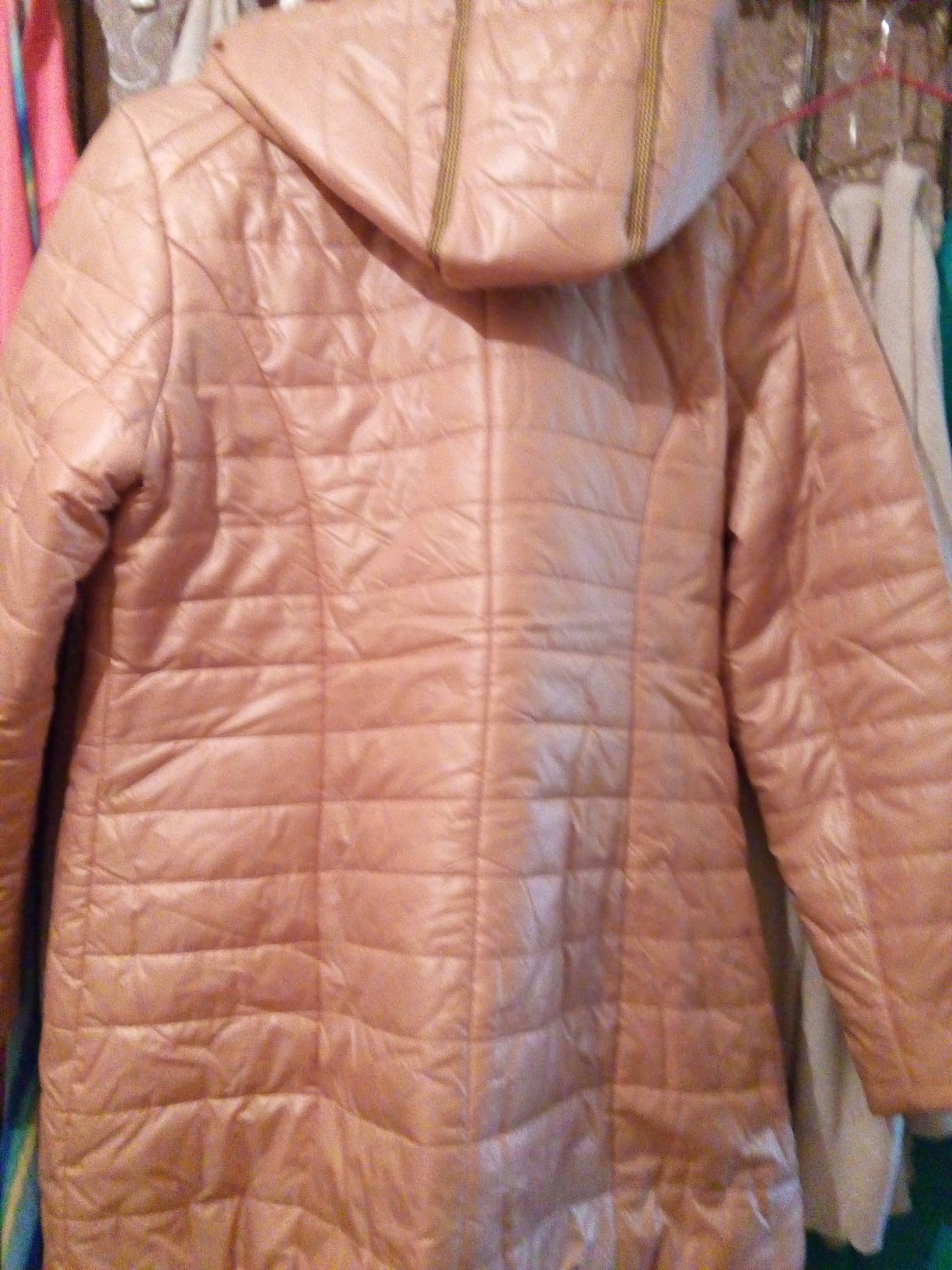 Продам женскую демисезонную куртку 48-50 размер