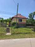 Casa la tara, in Dabaca, cu teren de 2040mp