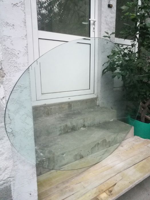 Калено стъкло за голяма холна маса с фасет