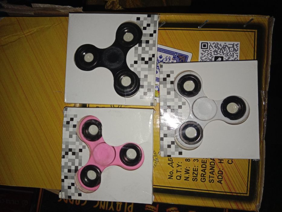 Продаю спинеры новые.